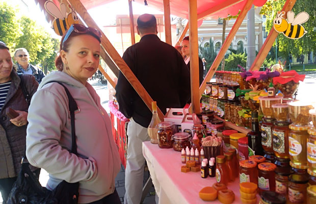 Меда скоро да нема, цене прелазе 1.000 динара